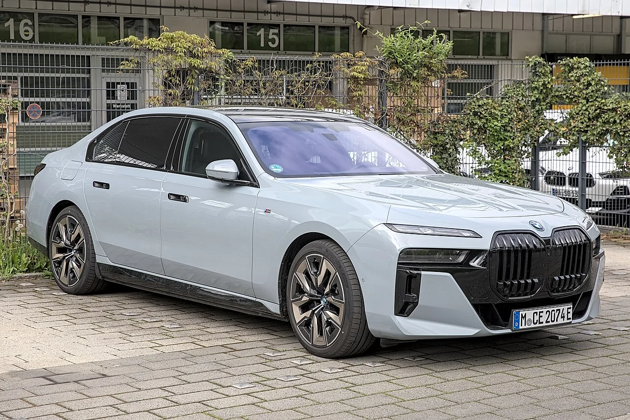 White BMW i7 xDrive60 electric luxury sedan
